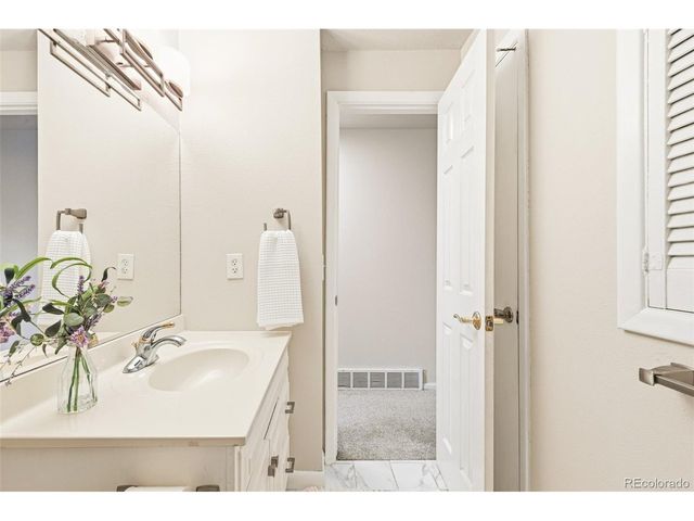 7351 S Clermont Dr, Centennial, CO 80122