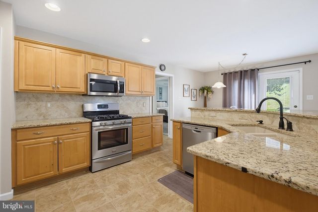 20 CEDAR CHASE DR, Mountville, PA 17554