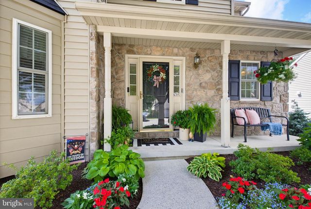 20 CEDAR CHASE DR, Mountville, PA 17554