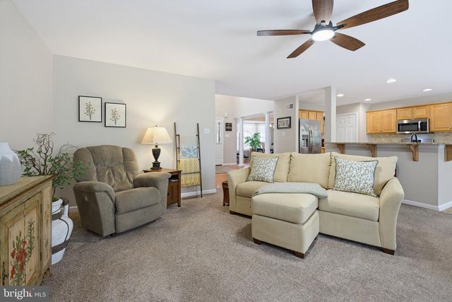 20 CEDAR CHASE DR, Mountville, PA 17554