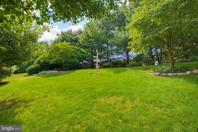 20 CEDAR CHASE DR, Mountville, PA 17554