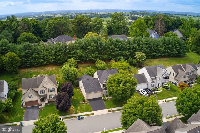 20 CEDAR CHASE DR, Mountville, PA 17554
