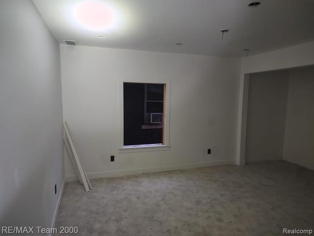 7439 Dexter Avenue, Detroit, MI 48206
