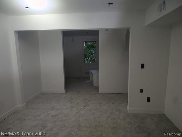 7439 Dexter Avenue, Detroit, MI 48206