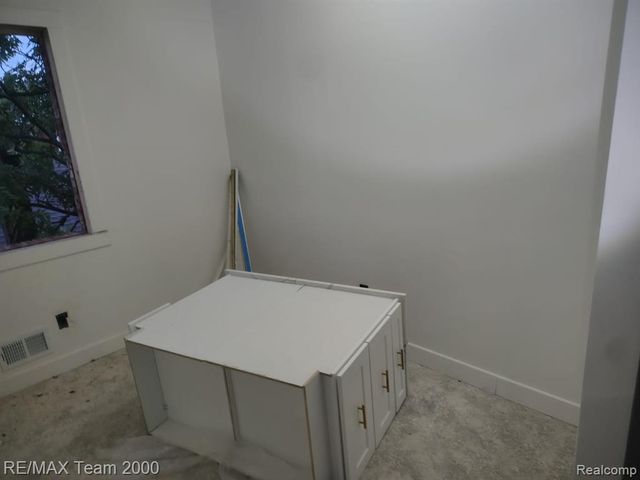 7439 Dexter Avenue, Detroit, MI 48206