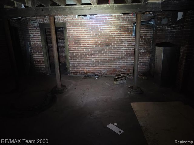 7439 Dexter Avenue, Detroit, MI 48206