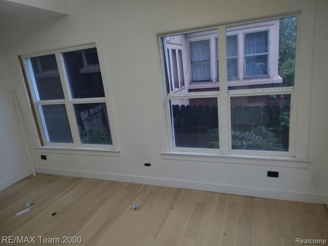7439 Dexter Avenue, Detroit, MI 48206