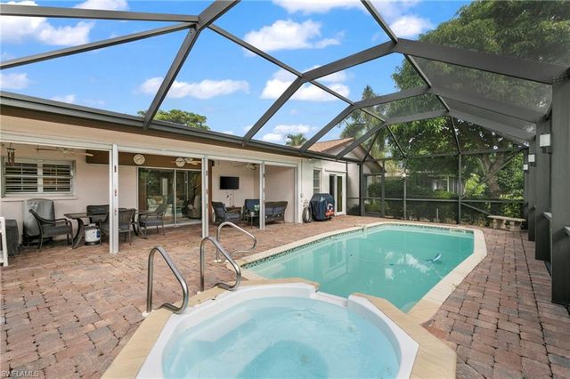4515 Lakewood BLVD, Naples, FL 34112