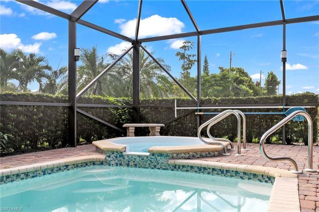 4515 Lakewood BLVD, Naples, FL 34112