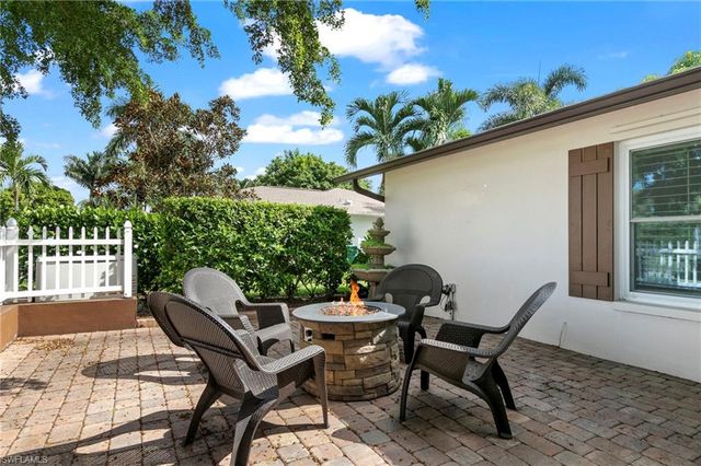 4515 Lakewood BLVD, Naples, FL 34112