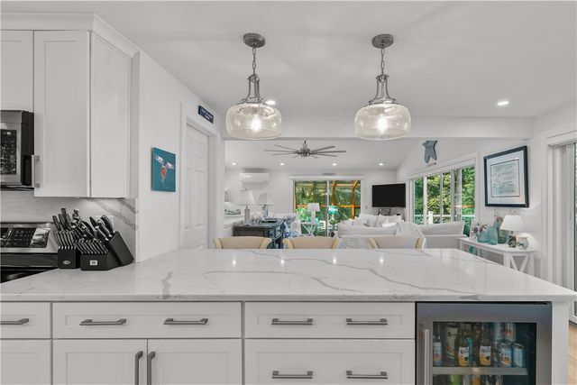 48 THERIEN Road, Portsmouth, RI 02871