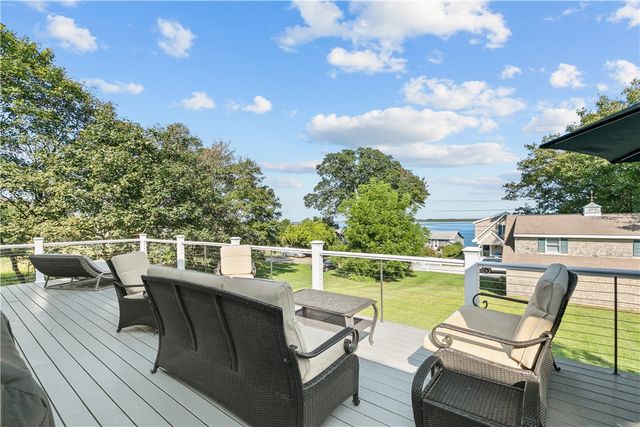 48 THERIEN Road, Portsmouth, RI 02871