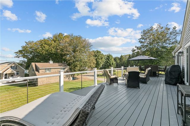 48 THERIEN Road, Portsmouth, RI 02871