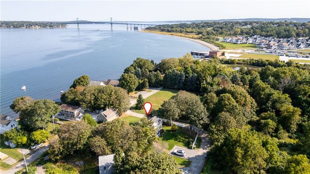 48 THERIEN Road, Portsmouth, RI 02871