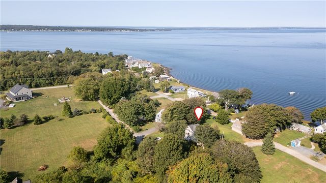 48 THERIEN Road, Portsmouth, RI 02871