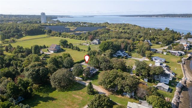 48 THERIEN Road, Portsmouth, RI 02871