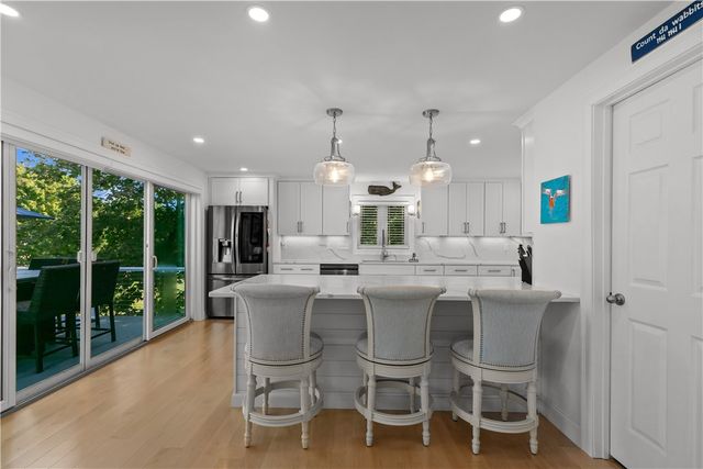 48 THERIEN Road, Portsmouth, RI 02871