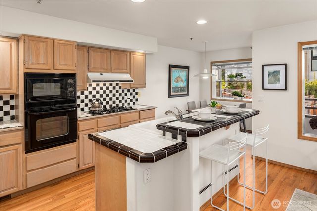 10142 NE 63rd Street, Kirkland, WA 98033