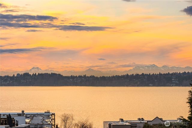 10142 NE 63rd Street, Kirkland, WA 98033