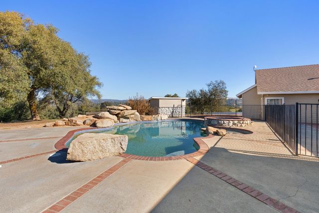 5875 Sycamore Hill Rd, Newcastle, CA 95658