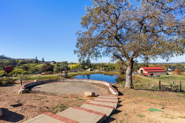 5875 Sycamore Hill Rd, Newcastle, CA 95658