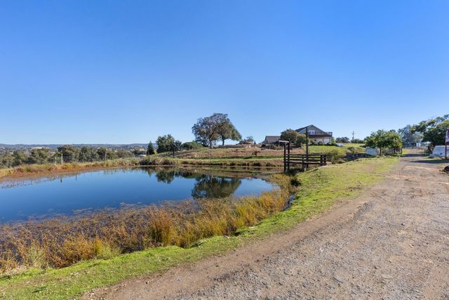 5875 Sycamore Hill Rd, Newcastle, CA 95658