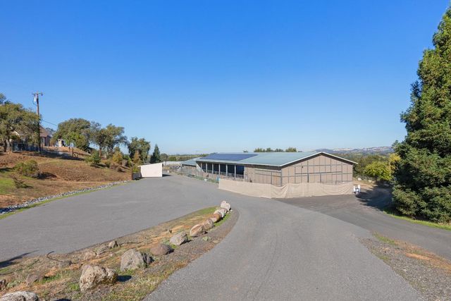 5875 Sycamore Hill Rd, Newcastle, CA 95658