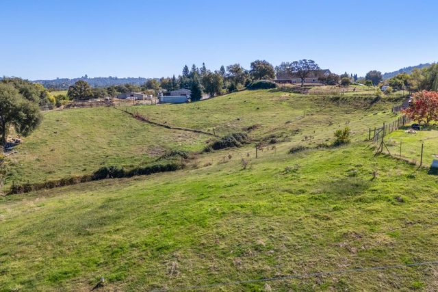 5875 Sycamore Hill Rd, Newcastle, CA 95658