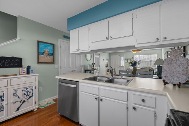 614 3rd Ave S Apt 5C, North Myrtle Beach, SC 29582