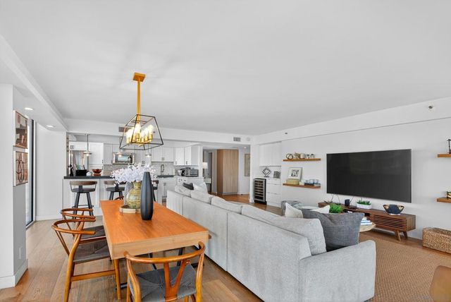 1810 Avenida Del Mundo 1503, Coronado, CA 92118