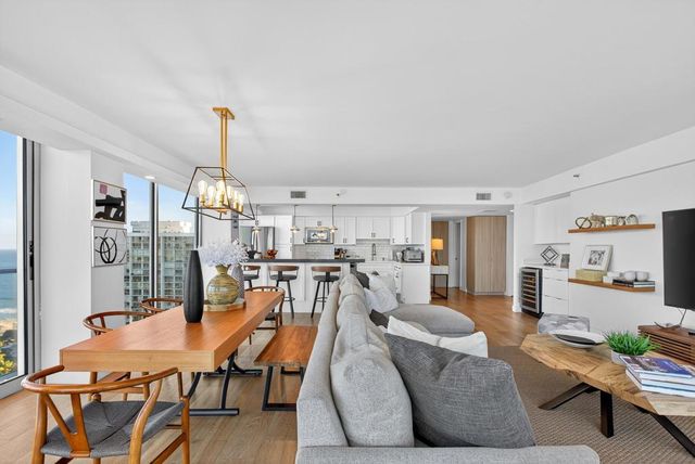 1810 Avenida Del Mundo 1503, Coronado, CA 92118