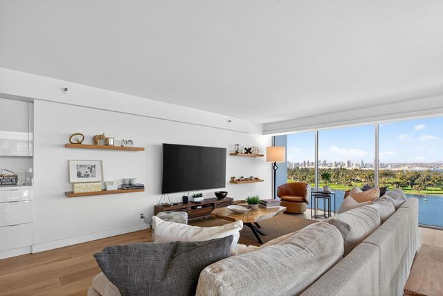 1810 Avenida Del Mundo 1503, Coronado, CA 92118