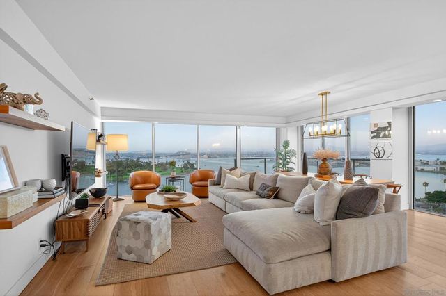 1810 Avenida Del Mundo 1503, Coronado, CA 92118