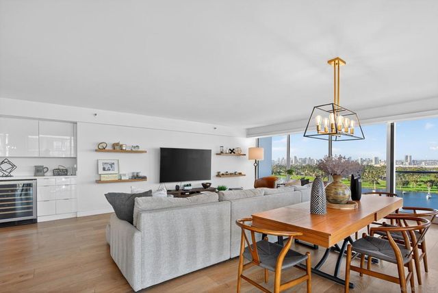 1810 Avenida Del Mundo 1503, Coronado, CA 92118