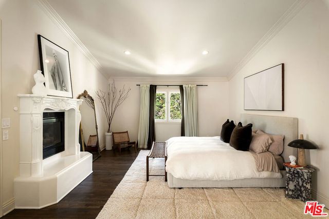 5500 Red Oak Drive, Los Angeles, CA 90068