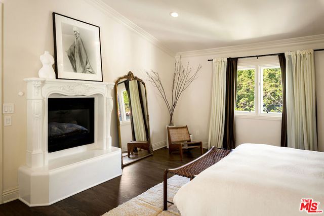 5500 Red Oak Drive, Los Angeles, CA 90068