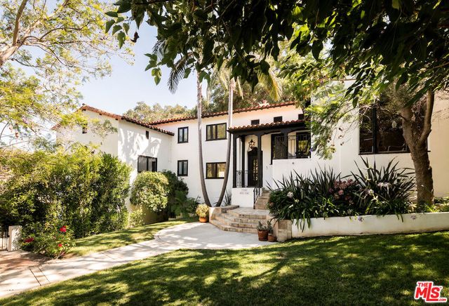 5500 Red Oak Drive, Los Angeles, CA 90068