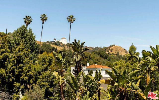 5500 Red Oak Drive, Los Angeles, CA 90068