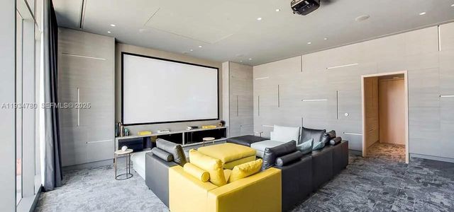 45 SW 9th St 3210, Miami, FL 33130