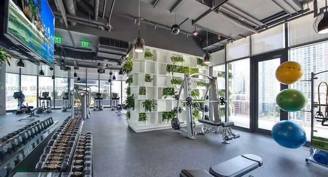 45 SW 9th St 3210, Miami, FL 33130