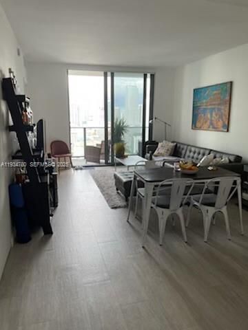 45 SW 9th St 3210, Miami, FL 33130