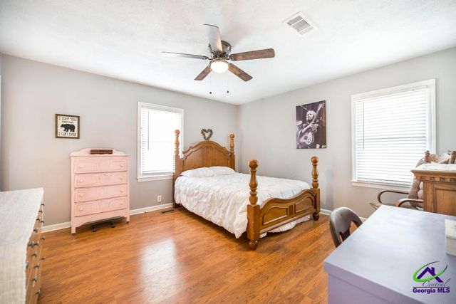 188 E Lewis Street, Cochran, GA 31014