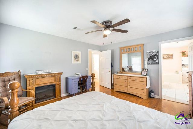 188 E Lewis Street, Cochran, GA 31014