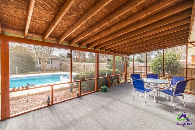 188 E Lewis Street, Cochran, GA 31014