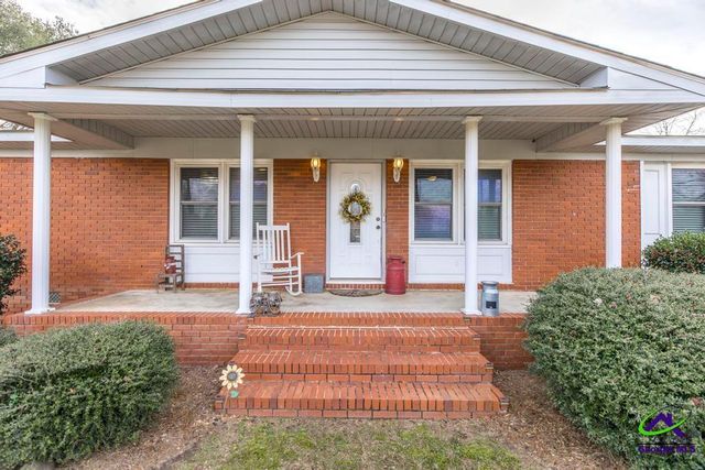 188 E Lewis Street, Cochran, GA 31014