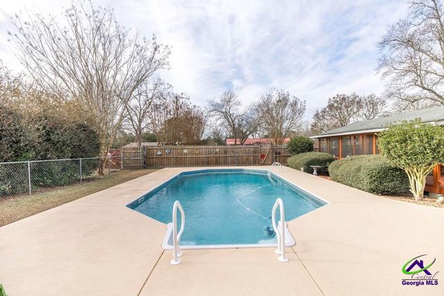 188 E Lewis Street, Cochran, GA 31014