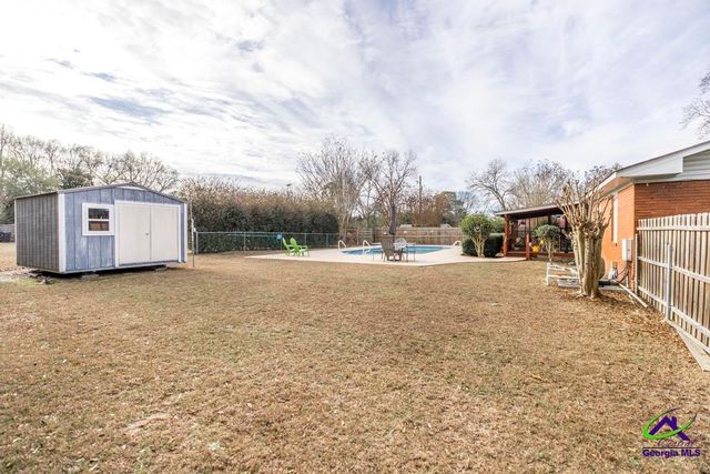 188 E Lewis Street, Cochran, GA 31014