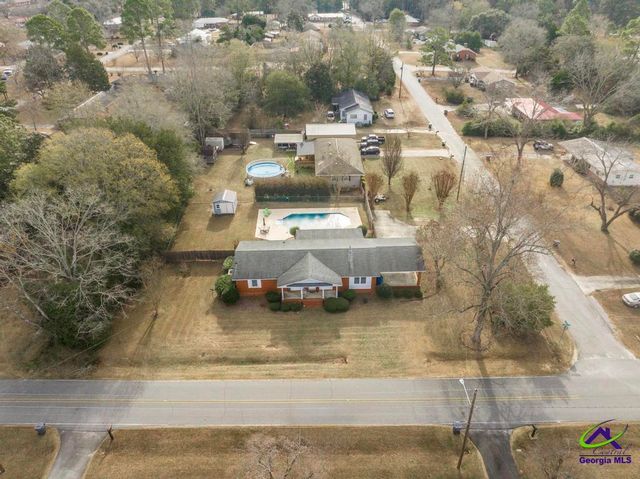 188 E Lewis Street, Cochran, GA 31014