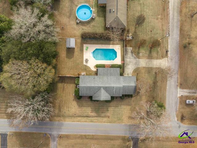 188 E Lewis Street, Cochran, GA 31014