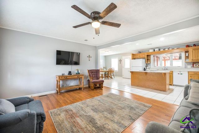 188 E Lewis Street, Cochran, GA 31014